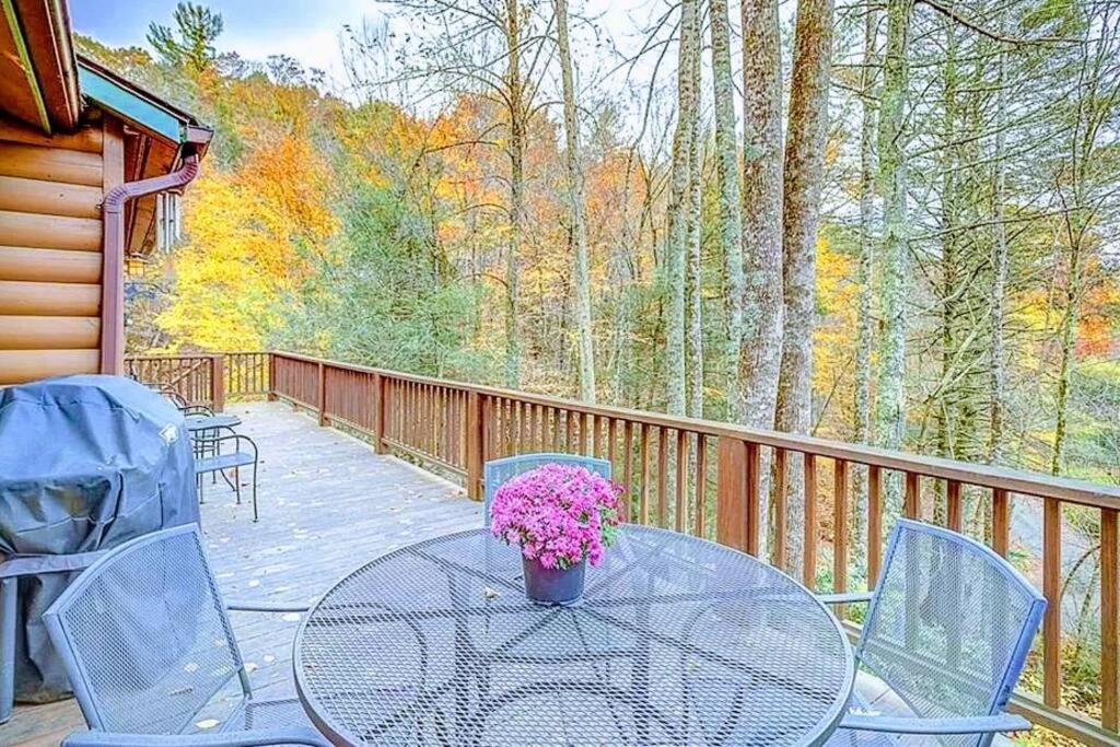 Fleetwood Serene & Cozy - Peaceful View - Fireplace - Creek מראה חיצוני תמונה